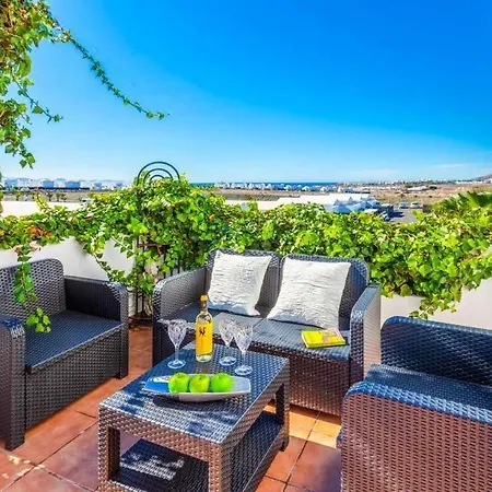 Playa Blanca Sleeps 5 Pool Air Con Wifi Villa *