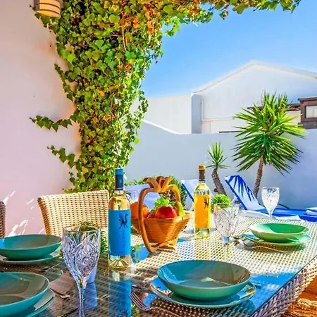 Playa Blanca Sleeps 5 Pool Air Con Wifi