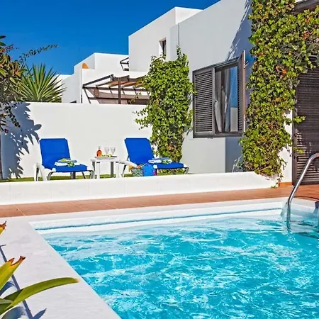 Playa Blanca Sleeps 5 Pool Air Con Wifi Villa Playa Blanca (Lanzarote)