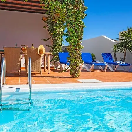 فيلة Playa Blanca Sleeps 5 Pool Air Con Wifi